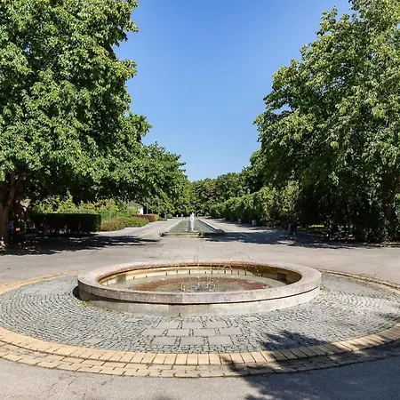 Rent Like - Wronskiego 15 *